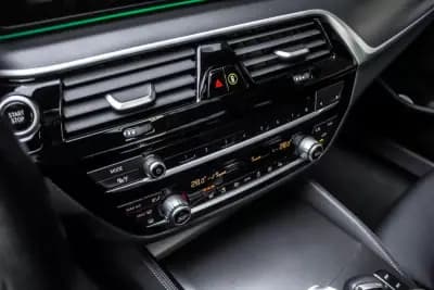 Vendo BMW 530e 2022 - 42390 EUR, 52311 km - AUTO.MOTO.pt