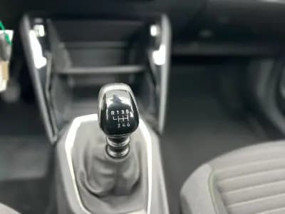 Sell Peugeot 2008 2024 - 21000 EUR, 31894 km - AUTO.MOTO.pt