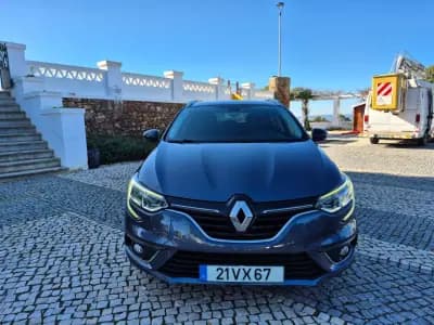 Vendo Renault Mégane Sport Tourer 2019 - 15900 EUR, 133373 km - AUTO.MOTO.pt