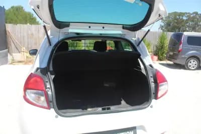 Vendo Renault Clio 2009 - 4300 EUR, 219000 km - AUTO.MOTO.pt