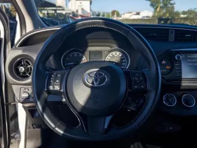 Vendo Toyota Yaris 2018 - 11990 EUR, 105000 km - AUTO.MOTO.pt