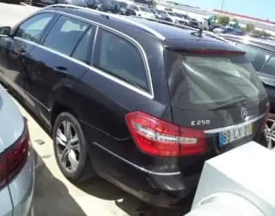 Sell Mercedes-Benz E 250 2011 - 6990 EUR, 328830 km - AUTO.MOTO.pt