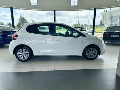 Sell Peugeot 208 2018 - 11990 EUR, 141744 km - AUTO.MOTO.pt