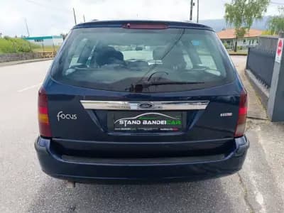 Vendo Ford Focus 2002 - 1800 EUR, 400000 km - AUTO.MOTO.pt