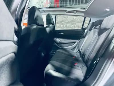 Vendo Peugeot 308 2018 - 11990 EUR, 102610 km - AUTO.MOTO.pt