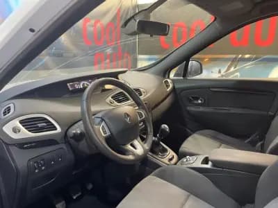 Vendo Renault Grand Scénic 2012 - 8899 EUR, 230000 km - AUTO.MOTO.pt