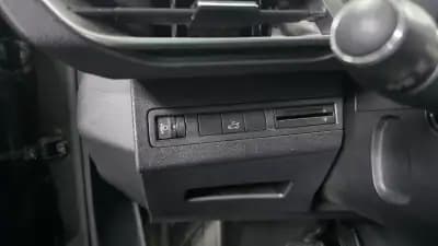 Sell Peugeot 3008 2017 - 17990 EUR, 91000 km - AUTO.MOTO.pt