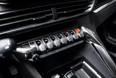 Sell Peugeot 3008 2021 - 19980 EUR, 119707 km - AUTO.MOTO.pt