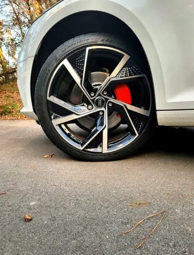 Vendo Audi A4 Avant 2017 - 22990 EUR, 183300 km - AUTO.MOTO.pt