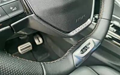 Vendo Peugeot 3008 2023 - 28890 EUR, 27600 km - AUTO.MOTO.pt