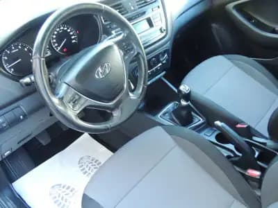 Vendo Hyundai i20 2017 - 10950 EUR, 128500 km - AUTO.MOTO.pt