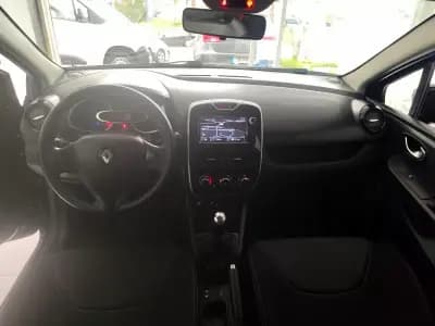 Sell Renault Clio Sport Tourer 2015 - 9980 EUR, 64000 km - AUTO.MOTO.pt
