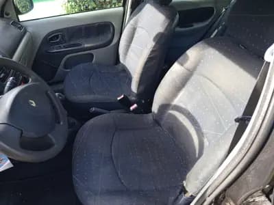 Sell Renault Clio 2002 - 2499 EUR, 222699 km - AUTO.MOTO.pt