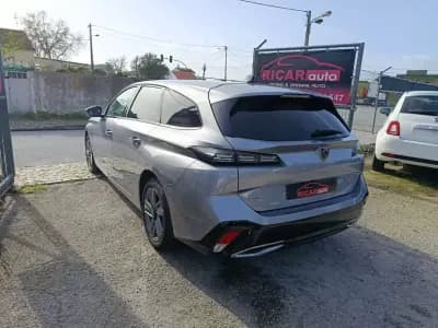 Vendo Peugeot 308 2023 - 18900 EUR, 75511 km - AUTO.MOTO.pt