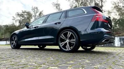 Sell Volvo V60 2020 - 26500 EUR, 129000 km - AUTO.MOTO.pt