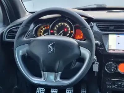 Vendo Citroën DS3 2011 - 8500 EUR, 146000 km - AUTO.MOTO.pt