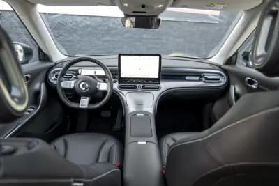 Vendo Smart 1 2023 - 28900 EUR, 25000 km - AUTO.MOTO.pt