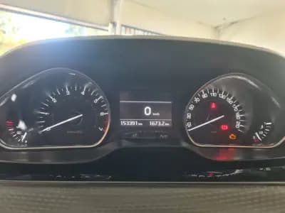 Vendo Peugeot 2008 2015 - 8900 EUR, 153000 km - AUTO.MOTO.pt