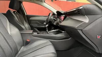 Vendo Peugeot 308 2022 - 17900 EUR, 98500 km - AUTO.MOTO.pt