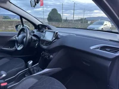 Sell Peugeot 2008 2016 - 12990 EUR, 160000 km - AUTO.MOTO.pt