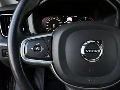 Vendo Volvo XC 60 2021 - 31990 EUR, 140750 km - AUTO.MOTO.pt