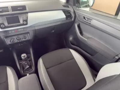 Vendo Skoda Fabia Break 2016 - 8490 EUR, 184591 km - AUTO.MOTO.pt