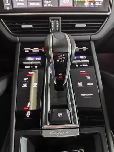 Vendo Porsche Cayenne 2020 - 74500 EUR, 67300 km - AUTO.MOTO.pt