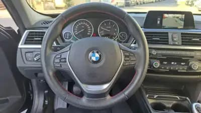 Vendo BMW 320 2018 - 21500 EUR, 131572 km - AUTO.MOTO.pt