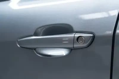 Vendo Jeep Avenger 2023 - 20950 EUR, 10000 km - AUTO.MOTO.pt