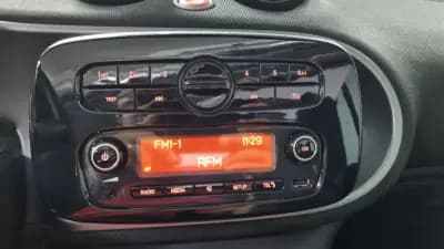 Vendo Smart Fortwo Cabrio 2021 - 13990 EUR, 59000 km - AUTO.MOTO.pt