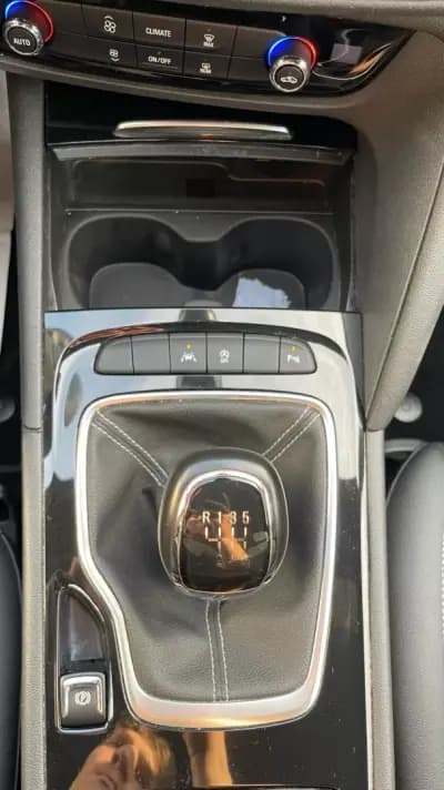 Sell Opel Insignia Sports Tourer 2020 - 21450 EUR, 125476 km - AUTO.MOTO.pt