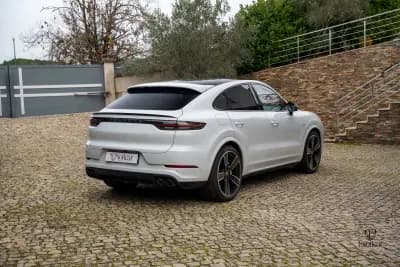 Vendo Porsche Cayenne Coupé 2022 - 108000 EUR, 92000 km - AUTO.MOTO.pt