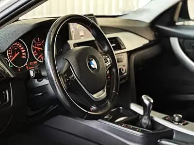 Vendo BMW 318 2012 - 16990 EUR, 173500 km - AUTO.MOTO.pt