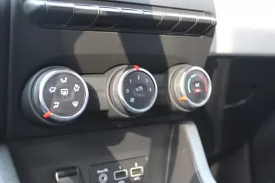 Sell Renault Clio 2023 - 15900 EUR, 41700 km - AUTO.MOTO.pt