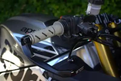 Sell Aprilia Tuono 125 Base 2016 - 9750 EUR, 12400 km - AUTO.MOTO.pt