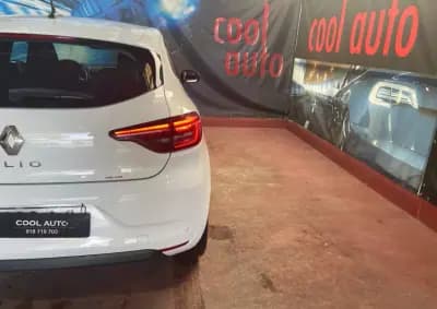 Vendo Renault Clio 2022 - 17899 EUR, 38000 km - AUTO.MOTO.pt