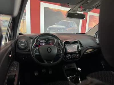 Vendo Renault Captur 2017 - 15990 EUR, 80345 km - AUTO.MOTO.pt