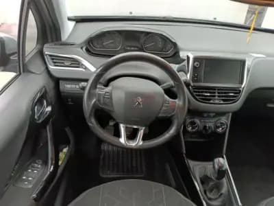 Vendo Peugeot 2008 2019 - 12450 EUR, 130085 km - AUTO.MOTO.pt