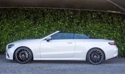 Vendo Mercedes-Benz E 220 2021 - 53900 EUR, 42200 km - AUTO.MOTO.pt