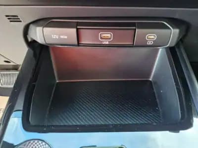 Vendo Kia Niro EV 2024 - 33500 EUR, 1700 km - AUTO.MOTO.pt