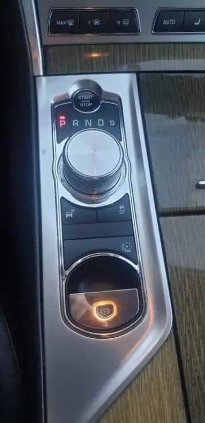 Sell Jaguar XF Sportbrake 2015 - 19990 EUR, 179000 km - AUTO.MOTO.pt