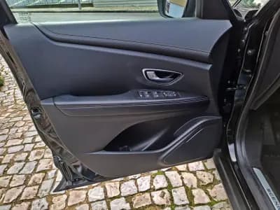 Vendo Renault Grand Scénic 2017 - 13990 EUR, 140000 km - AUTO.MOTO.pt