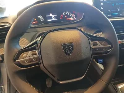 Sell Peugeot 208 2025 - 20000 EUR, 9870 km - AUTO.MOTO.pt
