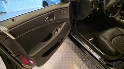 Sell Mercedes-Benz CLS 320 2007 - 12500 EUR, 452570 km - AUTO.MOTO.pt