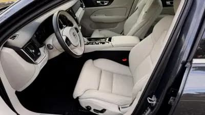 Sell Volvo V60 2020 - 26500 EUR, 129000 km - AUTO.MOTO.pt