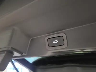 Vendo Land Rover Range Rover Sport 2015 - 39500 EUR, 274794 km - AUTO.MOTO.pt