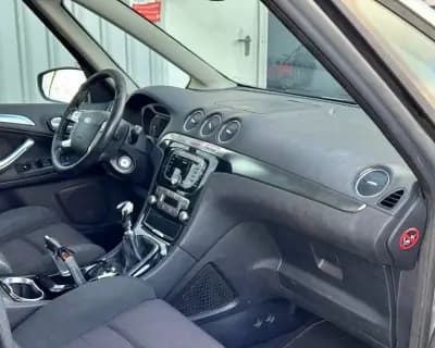 Vendo Ford Galaxy 2010 - 3550 EUR, 264235 km - AUTO.MOTO.pt