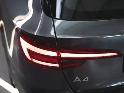 Sell Audi A4 Avant 2018 - 25990 EUR, 107000 km - AUTO.MOTO.pt