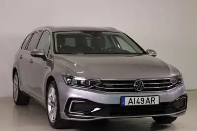 Vendo Volkswagen Passat Variant 2021 - 25990 EUR, 70682 km - AUTO.MOTO.pt