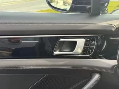 Vendo Porsche Panamera 2017 - 58990 EUR, 114000 km - AUTO.MOTO.pt